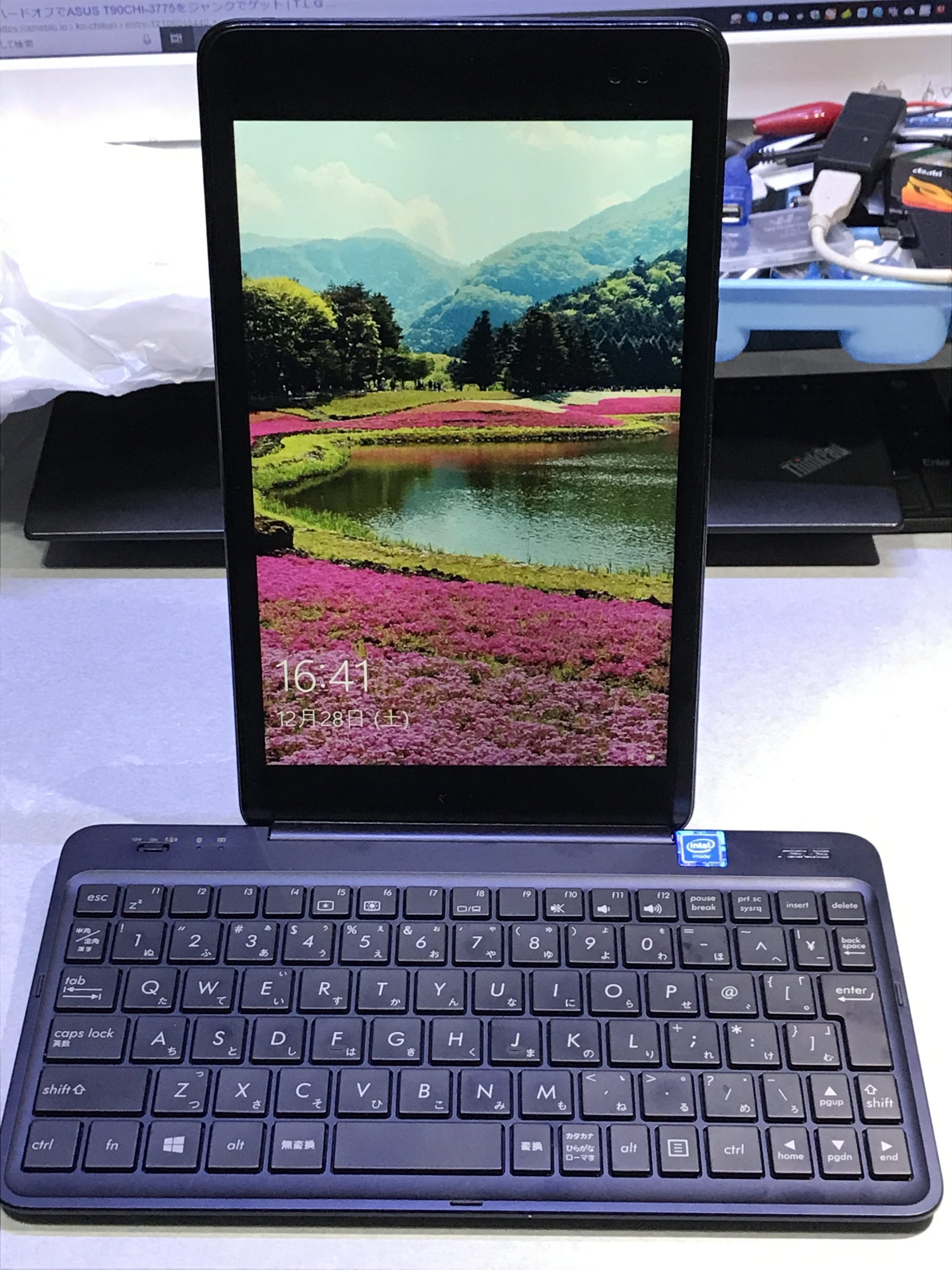 ASUS T90Chi Windows キーボード付8.9インチタブレット